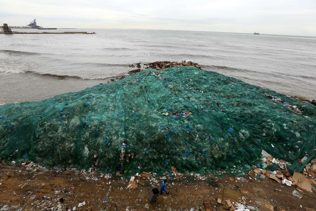 Пластиковое пятно в океане фото со спутника