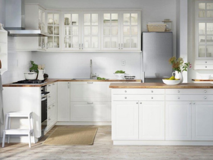 Фото интерьера кухни Икеа, Ikea каталог, дизайн угловой белой кухонной ...