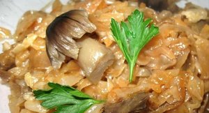 Рецепт тушеной капусты с грибами